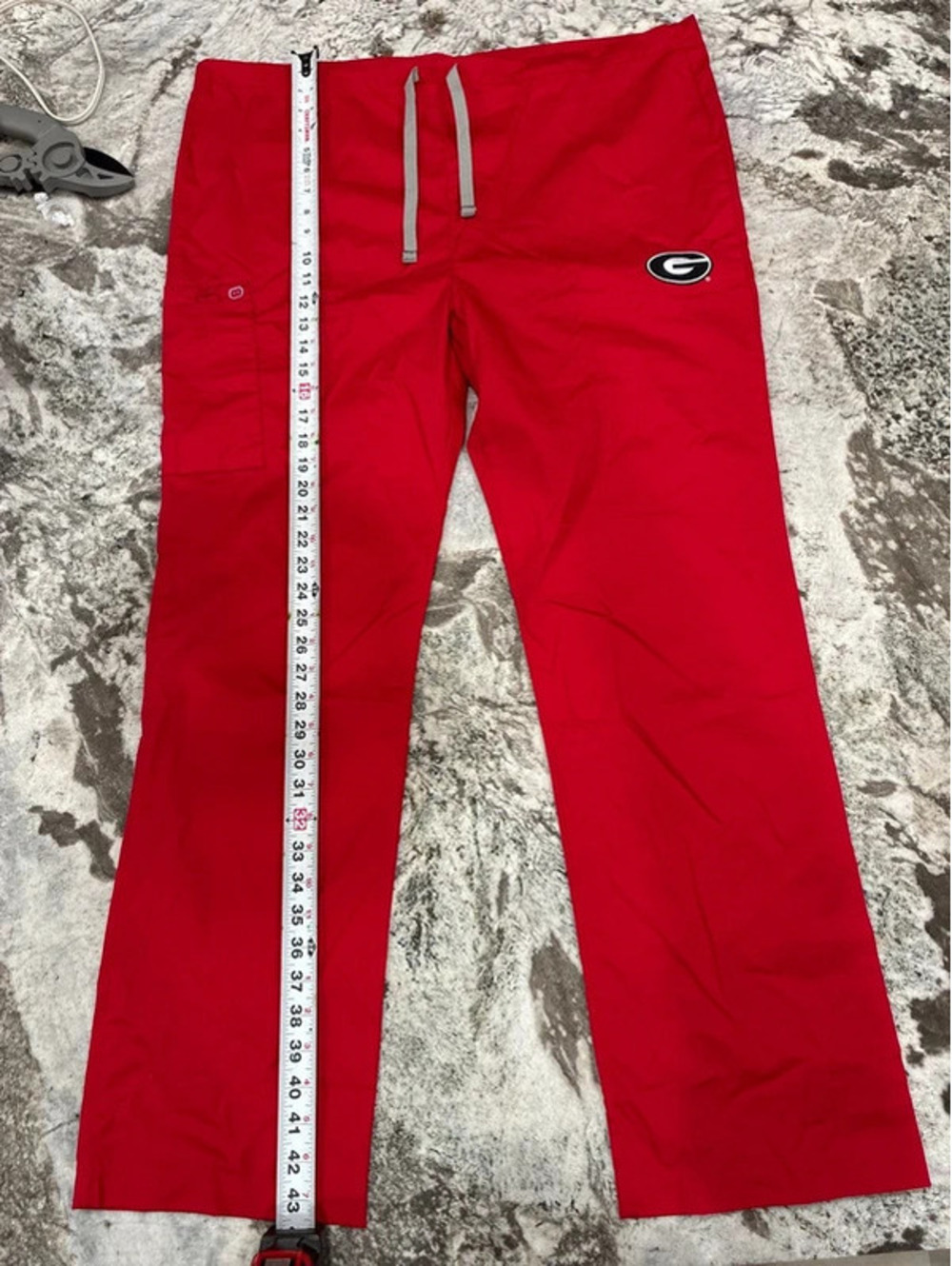 Georgia Bulldogs M Red Embroidered "G " Logo Nursing Scrub Cargo Pant